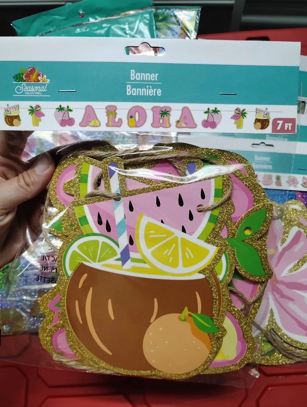 Tropical Flamingo Party Tablecloths & Banners